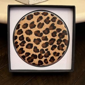 Gianoi leopard print phone charger